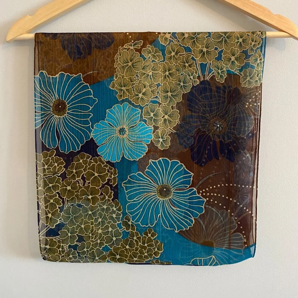 2/$20 👒 Vintage Oldstock Sheer Scarf with Blue and Brown Floral Pattern Y2K - Picture 2 of 6